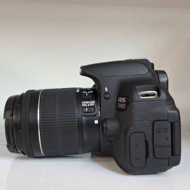 دوربین دست دوم کانن Canon EOS 700D Kit 18-55mm f/3.5-5.6 IS STM (4000 شات)