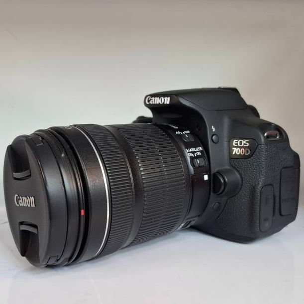دوربین دست دوم Canon EOS 700D Kit 18-135mm f/3.5-5.6 IS STM Used (14000 شات)