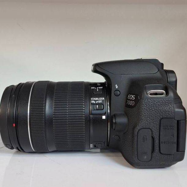 دوربین دست دوم Canon EOS 700D Kit 18-135mm f/3.5-5.6 IS STM Used (7000 شات)