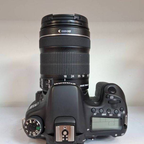دوربین عکاسی کانن دست دوم  Canon EOS 70D Kit 18-135mm f/3.5-5.6 IS STM (11000 شات)