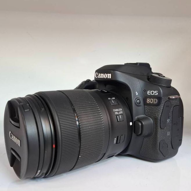 دوربین دست دوم کانن Canon EOS 80D Kit 18-135mm f/3.5-5.6 IS USM (6000 شات)