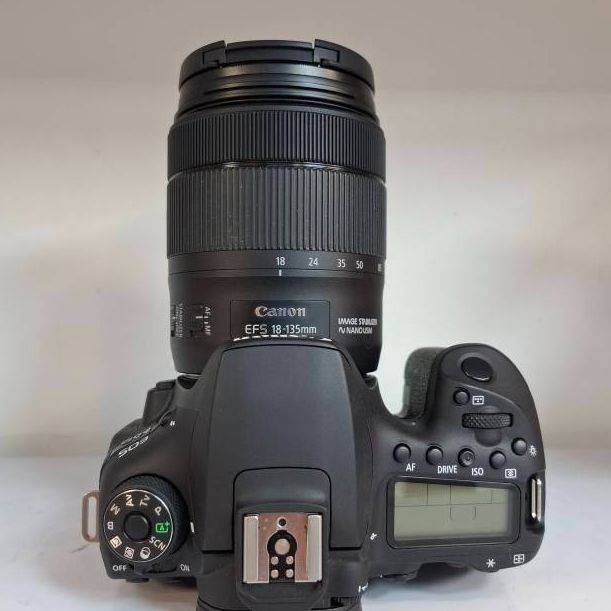 دوربین دست دوم کانن Canon EOS 90D DSLR kit EF-S 18-135mm IS USM (4500 شات)