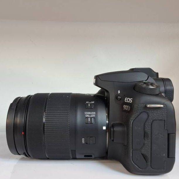 دوربین دست دوم کانن Canon EOS 90D DSLR kit EF-S 18-135mm IS USM (24000 شات)