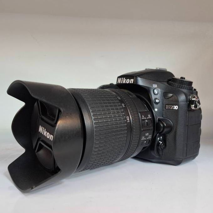 دوربین دست دوم نیکون Nikon D7200 Kit 18-140mm f/3.5-5.6 G VR (23000 شات)