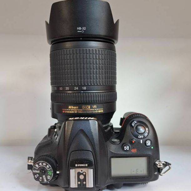 دوربین دست دوم نیکون Nikon D7200 Kit 18-140mm f/3.5-5.6 G VR (23000 شات)