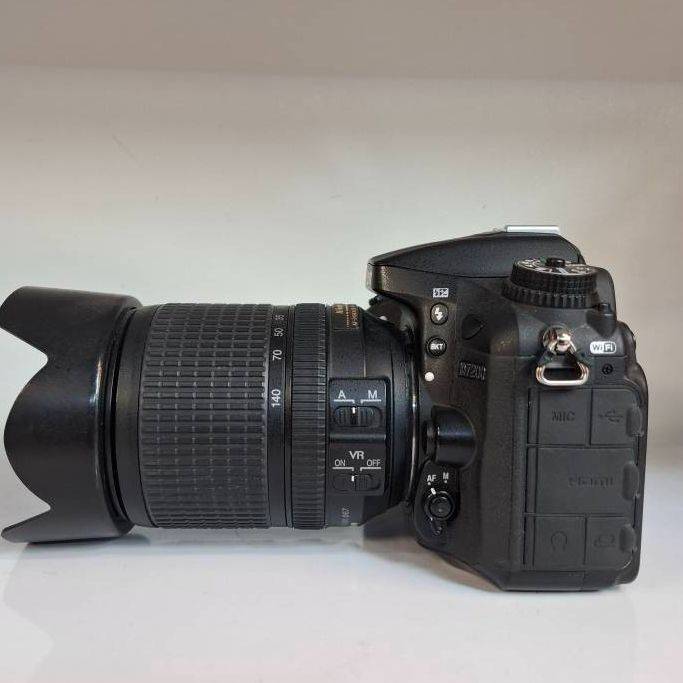 دوربین دست دوم نیکون Nikon D7200 Kit 18-140mm f/3.5-5.6 G VR (23000 شات)