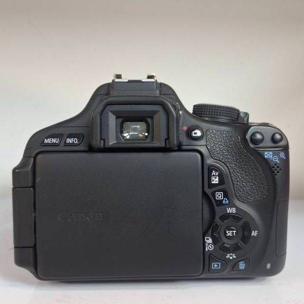 دوربین دست دوم دوربین عکاسی کانن Canon EOS 600D ‌Kit EF-S 18-55mm f/3.5-5.6 III (15000 شات)