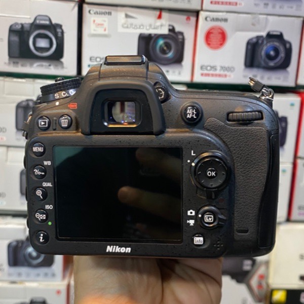 دوربین عکاسی دست دوم نیکون Nikon D7100 Kit 18-140mm f/3.5-5.6 G VR (شات 7000)