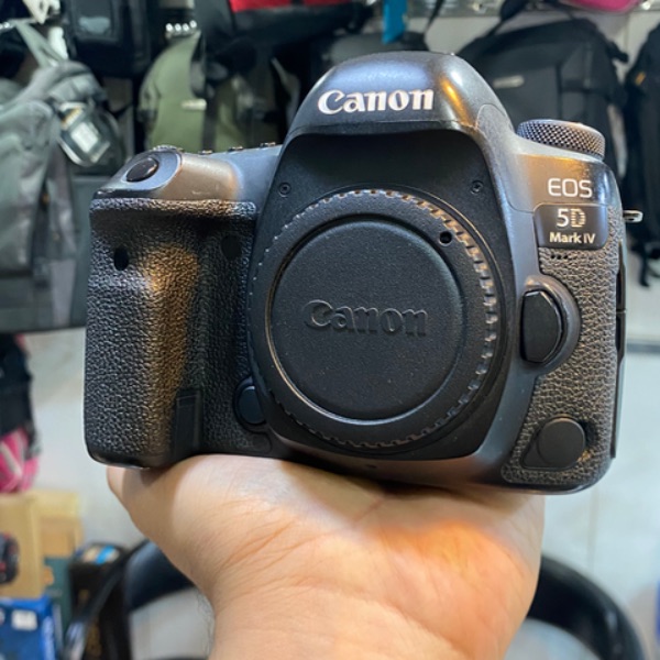 دوربین عکاسی دست دوم کانن Canon 5D mark IV( 93000 شات)