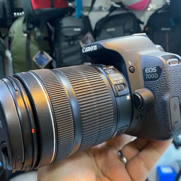 دوربین عکاسی کانن Canon EOS 700D Kit 18-135mm f/3.5-5.6 IS STM Used