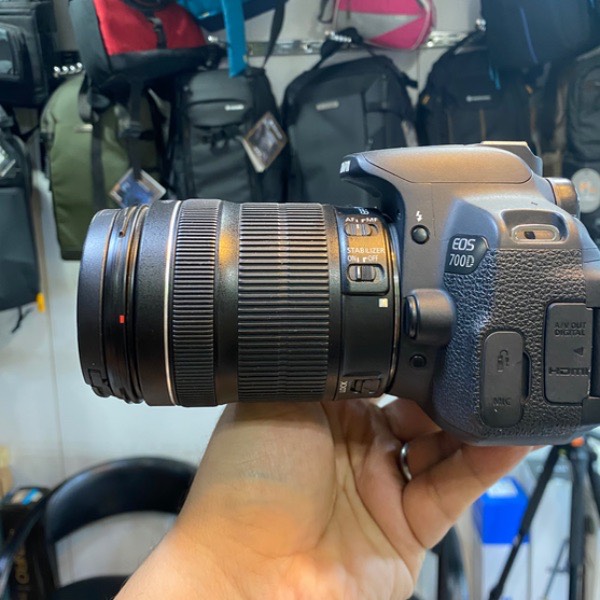 دوربین عکاسی کانن Canon EOS 700D Kit 18-135mm f/3.5-5.6 IS STM Used