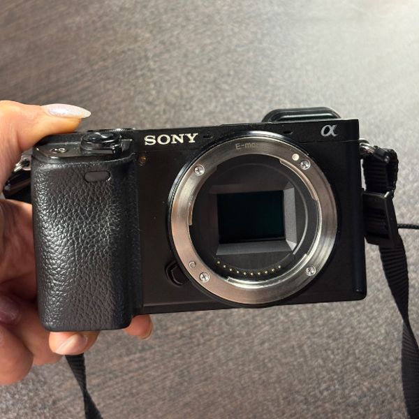 دوربین دست دوم سونی Sony a6400 Mirrorless Camera (21000 شات)