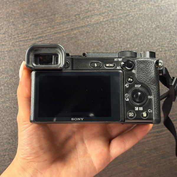 دوربین دست دوم سونی Sony a6400 Mirrorless Camera (21000 شات)