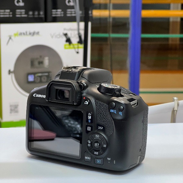 دوربین عکاسی دست دوم کانن Canon EOS 1300D Kit 18-55mm f/3.5-5.6 IS II (۸۶۰۰ شات)
