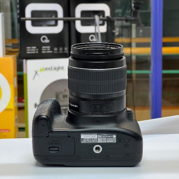 دوربین عکاسی دست دوم کانن Canon EOS 1300D Kit 18-55mm f/3.5-5.6 IS II (۸۶۰۰ شات)