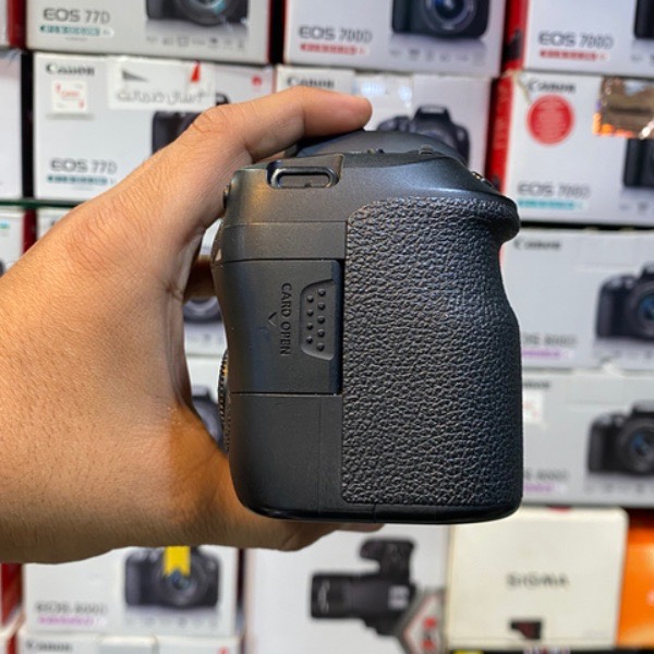 دوربین عکاسی دست دوم کانن Canon EOS 6D Mark II DSLR Camera Body (شات 7100)
