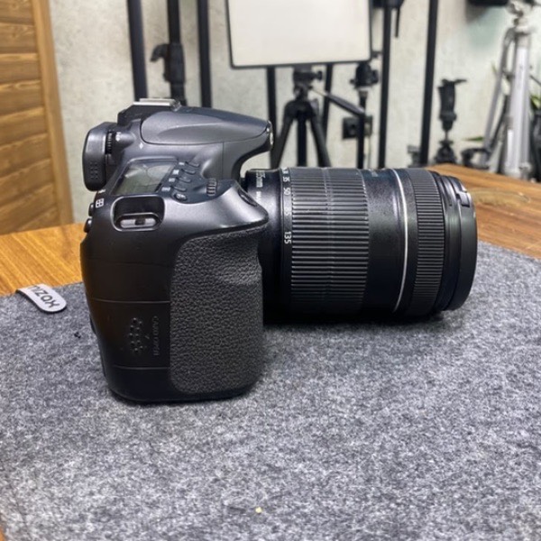 دوربین دست دوم کانن Canon EOS 60D Kit 18-135mm f/3.5-5.6 IS STM (21/000 شات)