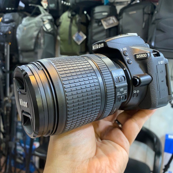 دوربین دست دوم نیکون Nikon D5600 Kit 18-140mm f/3.5-5.6 G VR (10هزارشات)