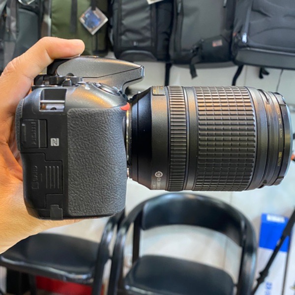 دوربین دست دوم نیکون Nikon D5600 Kit 18-140mm f/3.5-5.6 G VR (10هزارشات)