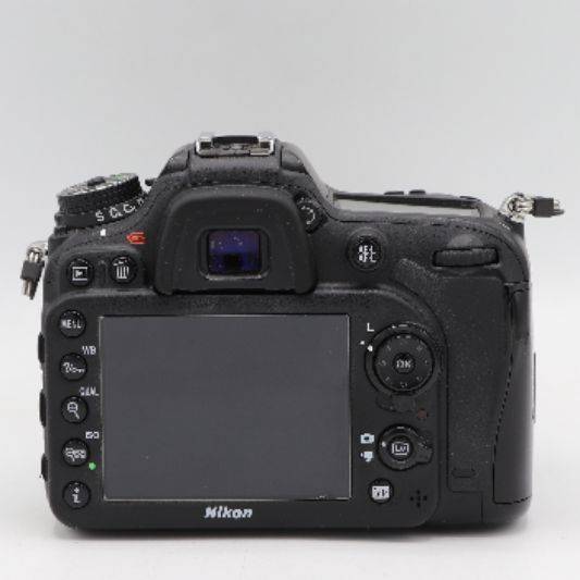 دوربین دست دوم نیکون Nikon D7200 Kit 18-140mm f/3.5-5.6 G VR (34000 شات)