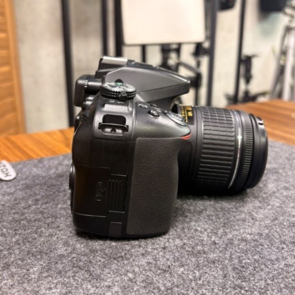 دوربین دست دوم نیکون Nikon D5300‌ Kit AF-P 18-55mm VR (21/000 شات)