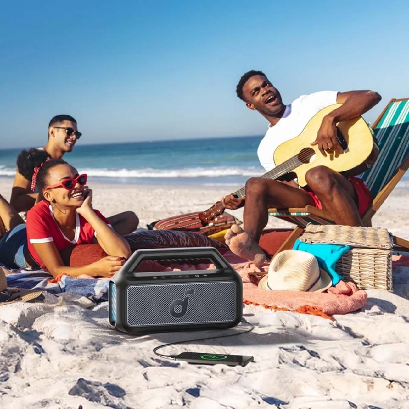 نمای کاربردی از اسپیکر بلوتوثی انکر Anker Soundcore Boom 2 A3138 Portable Bluetooth Speaker