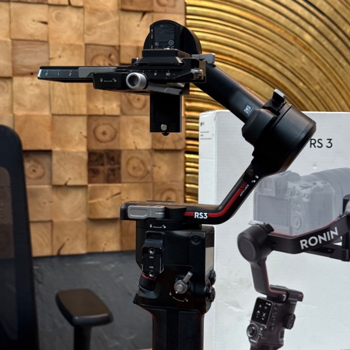 گیمبال دوربین دست دوم دی جی آی DJI RS 3 Gimbal Stabilizer