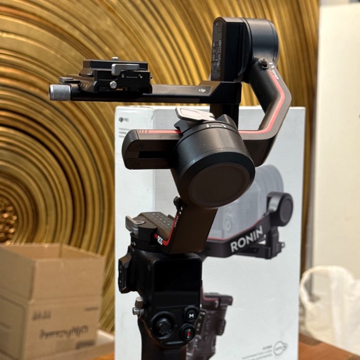 گیمبال دوربین دست دوم دی جی آی DJI RS 3 Gimbal Stabilizer