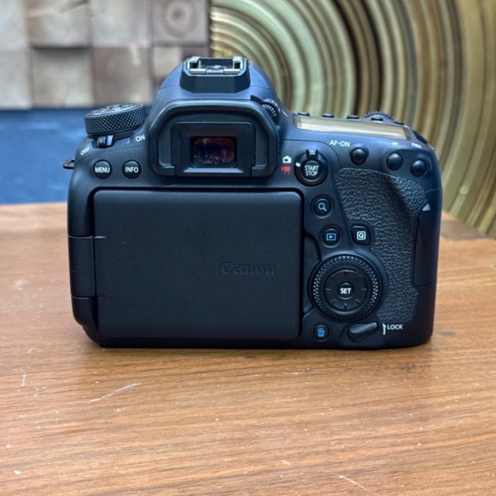 دوربین دست دوم کانن Canon EOS 6D Mark II DSLR Camera Body (2000 شات)