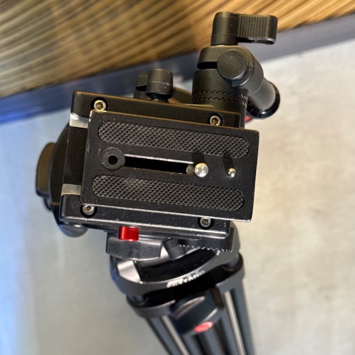 سه پایه فیلمبرداری دست دوم جی یانگ Jieyang JY-0508 AD Video Tripod