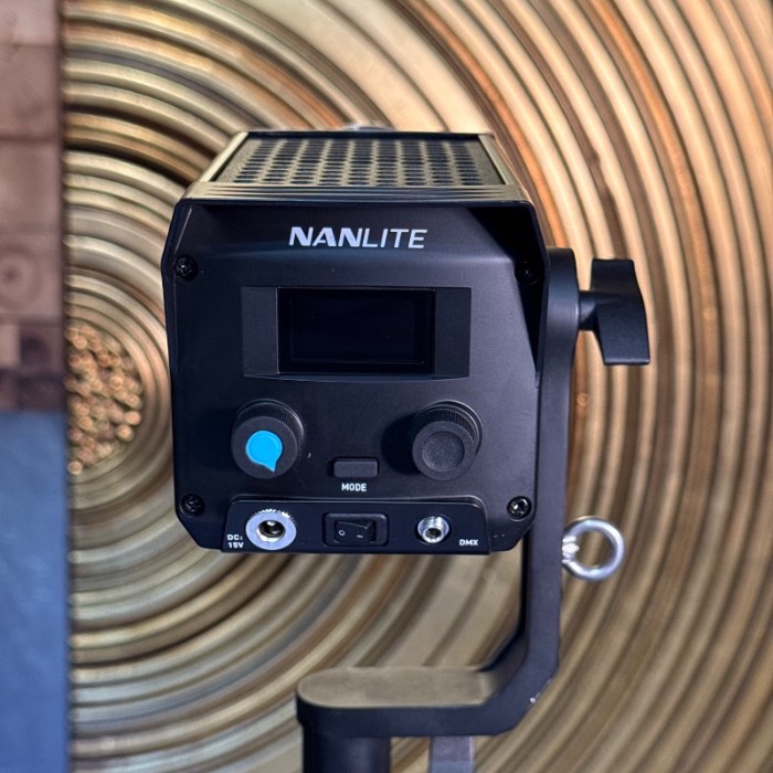 نور ثابت RGB دست دوم نانلایت Nanlite Forza 60CR RGBLAC LED Spotlight with CRMX Kit