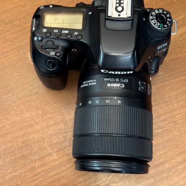 دوربین دست دوم کانن Canon EOS 80D Kit 18-135mm f/3.5-5.6 IS USM (35000 شات)