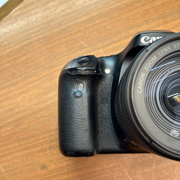 دوربین دست دوم کانن Canon EOS 80D Kit 18-135mm f/3.5-5.6 IS USM (35000 شات)