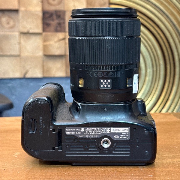 دوربین دست دوم کانن Canon EOS 80D Kit 18-135mm f/3.5-5.6 IS USM (35000 شات)