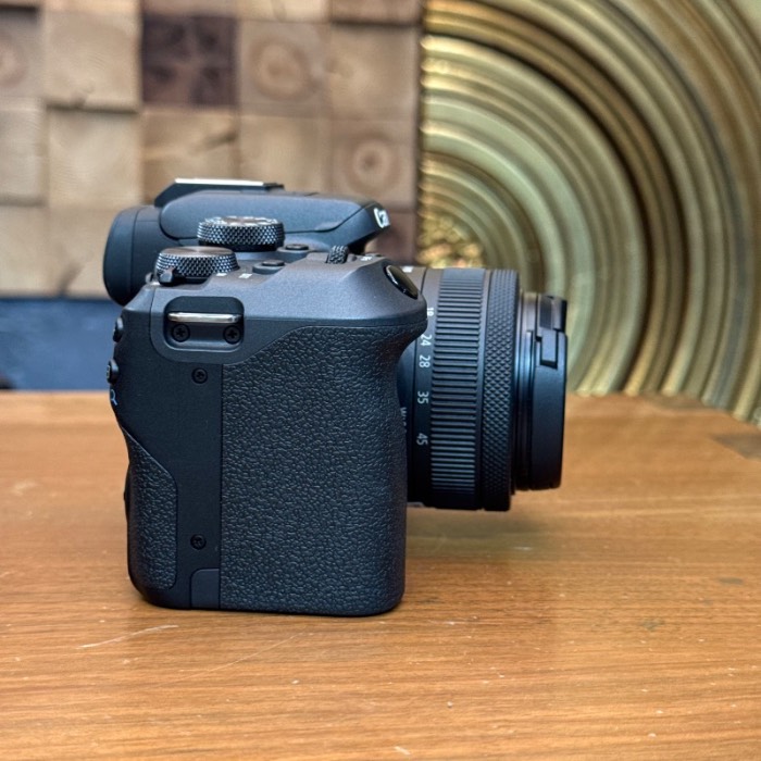 دوربین دست دوم کانن Canon EOS R10 Mirrorless Camera kit 18-45mm Lens (4000 شات)