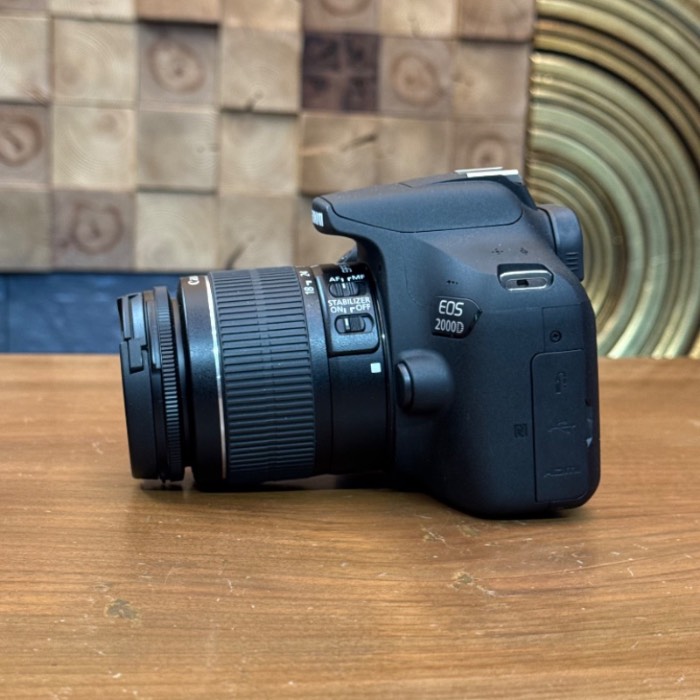 دوربین دست دوم کانن Canon EOS 2000D kit EF-S 18-55mm IS II (3500 شات)