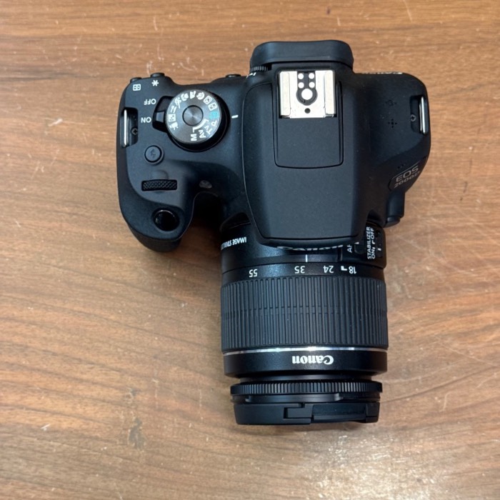 دوربین دست دوم کانن Canon EOS 2000D kit EF-S 18-55mm IS II (3500 شات)