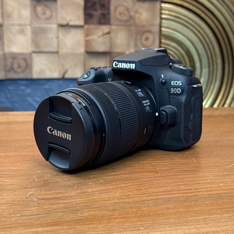 دوربین دست دوم کانن Canon EOS 90D DSLR Camera kitt 18-135mm Lens (3000 شات)