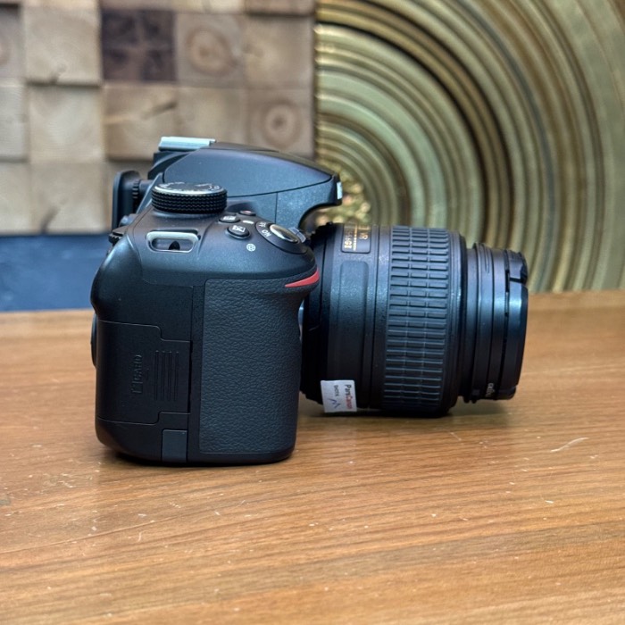 دوربین دست دوم نیکون  Nikon D3200 Kit 18-55mm f/3.5-5.6 G VR (6000 شات)