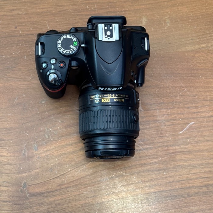 دوربین دست دوم نیکون  Nikon D3200 Kit 18-55mm f/3.5-5.6 G VR (6000 شات)