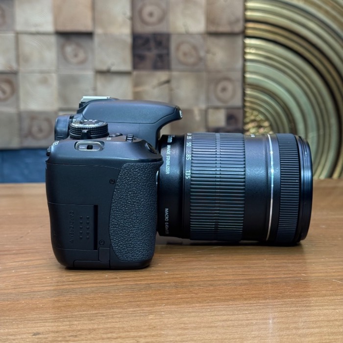 دوربین دست دوم کانن canon EOS 600D (Kiss X5) (تعداد شات 13 هزار)