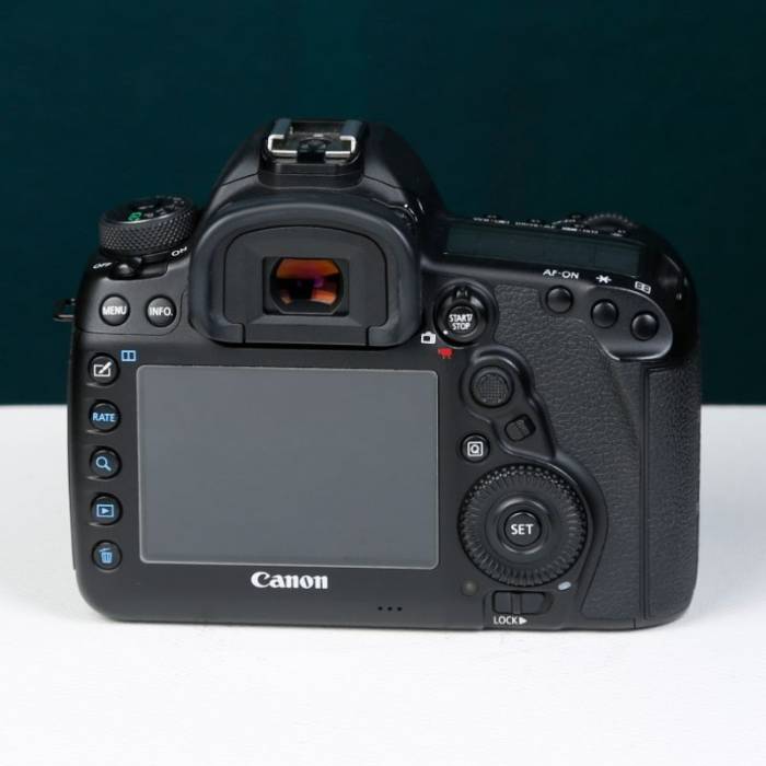 دوربین دست دوم کانن Canon EOS 5D Mark IV Body(101000 شات)