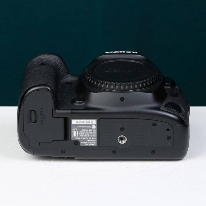 دوربین دست دوم کانن Canon EOS 5D Mark IV Body(101000 شات)