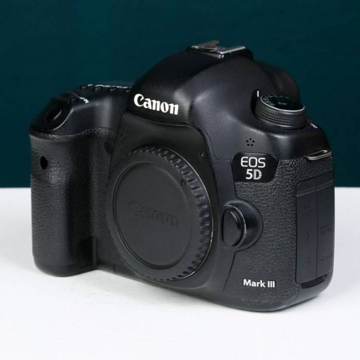 دوربین دست دوم دوربین عکاسی کانن Canon EOS 5D Mark III Body (60000 شات)