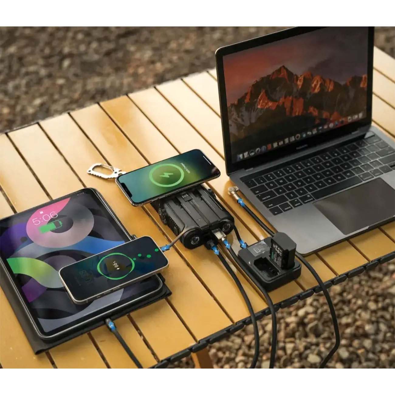 نمای کاربردی پاوربانک خورشیدی پاورولوژی Powerology 20000mAh Helio Lux MagSafe Solar Power Bank