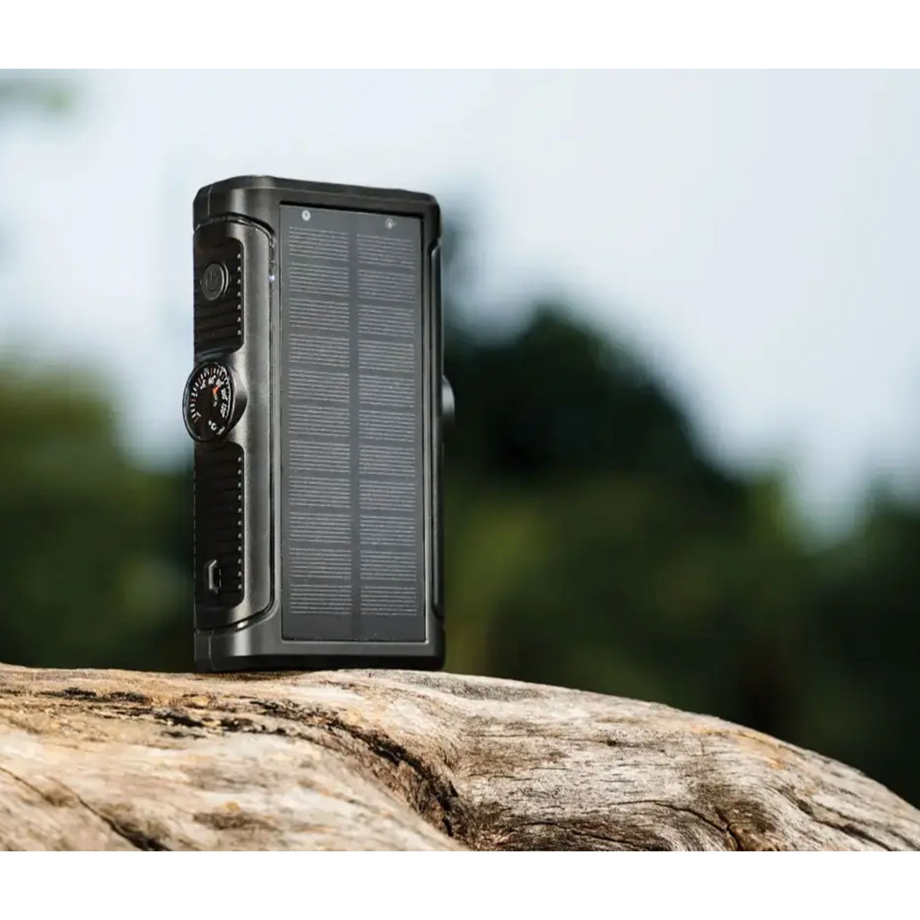 نمای کاربردی از پاوربانک خورشیدی پاورولوژی Powerology 20000mAh Helio Lux MagSafe Solar Power Bank