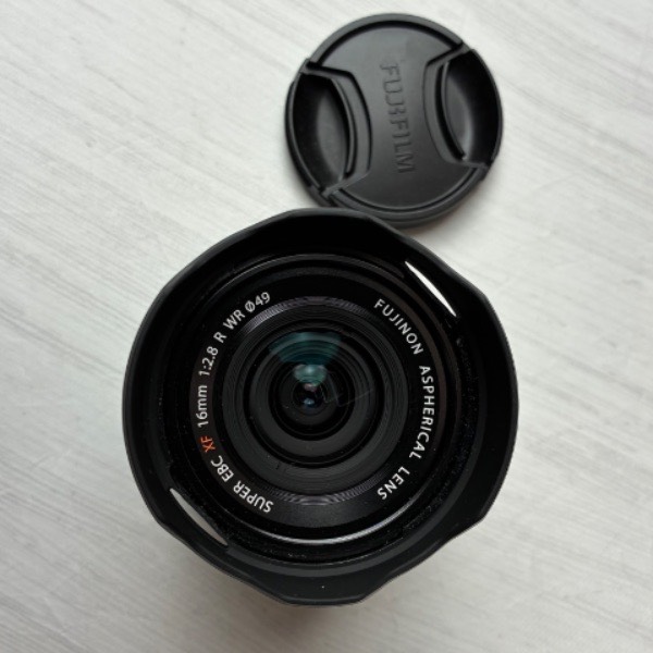 لنز دست دوم فوجی فیلم Fujifilm XF 16mm F/2.8 R WR (جعبه دارد)