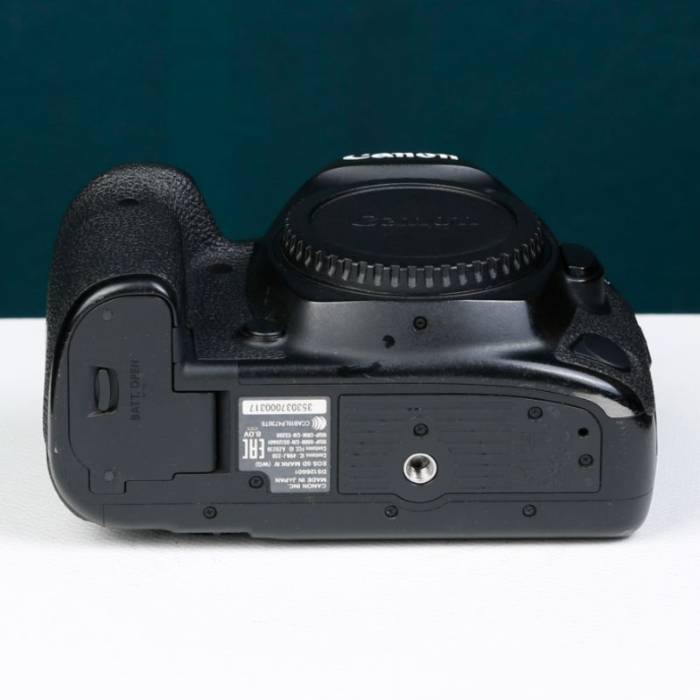 دوربین دست دوم کانن Canon EOS 5D Mark IV Body (136000 شات)