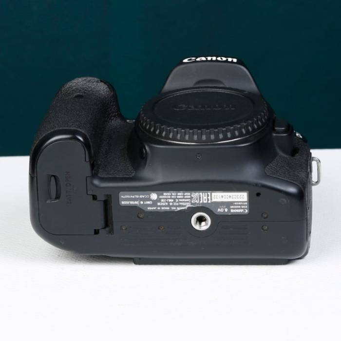 دوربین دست دوم کانن Canon EOS 80D Body (68000 شات)