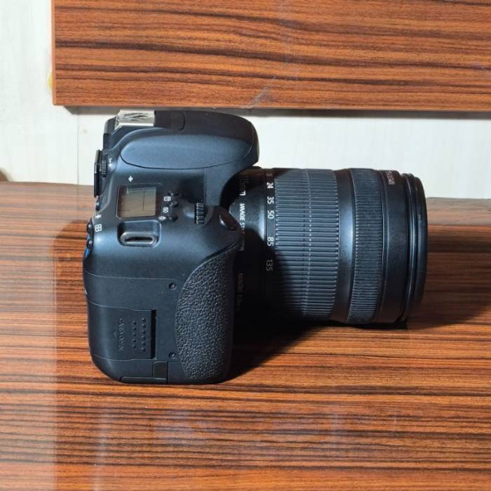دوربین دست دوم کانن CANON 760D Kit 18-135mm f/3.5-5.6 IS STM (38000 شات)